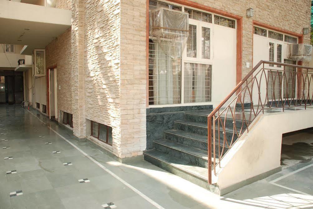 مبيت وإفطار نيودلهي East End Retreat المظهر الخارجي الصورة