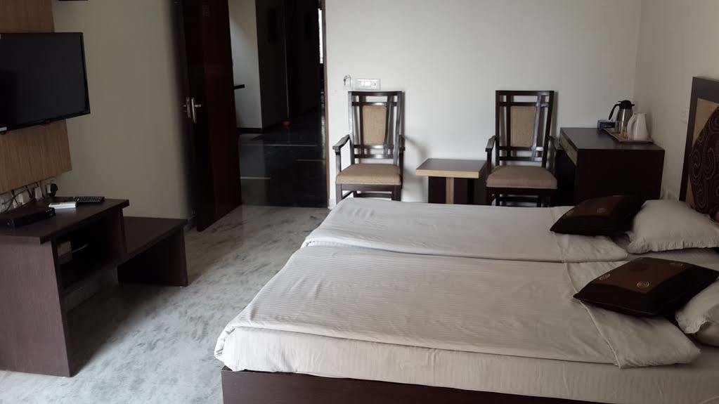 مبيت وإفطار نيودلهي East End Retreat المظهر الخارجي الصورة